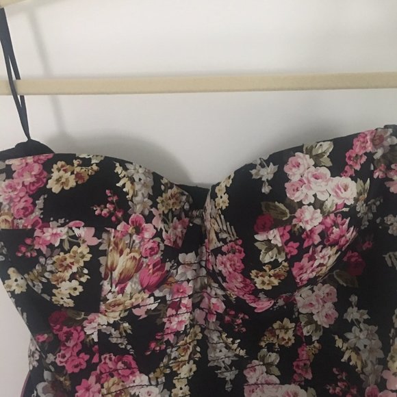 Strapless mini dress with tulle petticoat - Picture 2 of 6